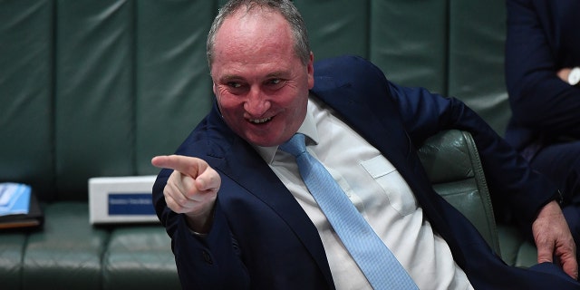 Le vice-premier ministre Barnaby Joyce pendant l'heure des questions à la Chambre des représentants au Parlement le 23 juin 2021 à Canberra, Australie.