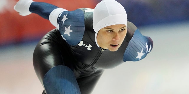 Brittany Bowe competes in the Women's 1,500 meter event during the 2022 US Olympic Trials - Long Track for the Beijing 2022 Olympic Winter Games at Pettit National Ice Center on Jan 8, 2022; ミルウォーキー, ウィスコンシン.