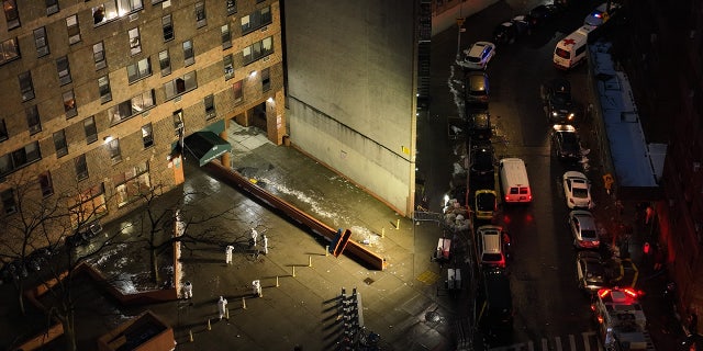 An aerial view of the apartment building after a deadly fire in the Bronx, 1 월 9, 2022, 뉴욕에서. (Photo by Lokman Vural Elibol/Anadolu Agency via Getty Images)