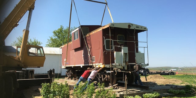 Jim told Fox that he paid about $ 2,500 to bring a £ 52,000 caboose to his property. He had a caboose on the actual railroad track.