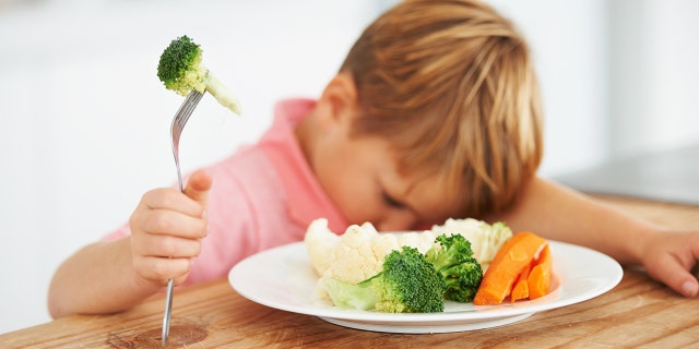 Nutritionists weigh in on whether vegan and vegetarian diets are smart for children's growing bodies.