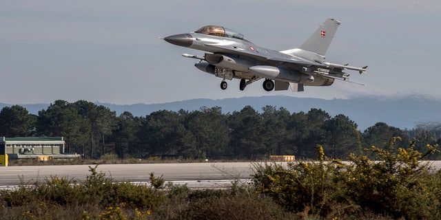 LÊER: Danish Air Force F-16 takes off in Monte Real Air Force Base during Real Thaw 2018 exercise on February 06, 2018 in Monte Real, Portugal. (Photo by Horacio Villalobos - Corbis/Corbis via Getty Images)