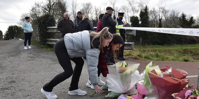 Well-wishers leave flowers at the murder scene of Ashling Murphy on Jan. 14, 2022 in Tullamore, Ireland. (Charles McQuillan/Getty Images)