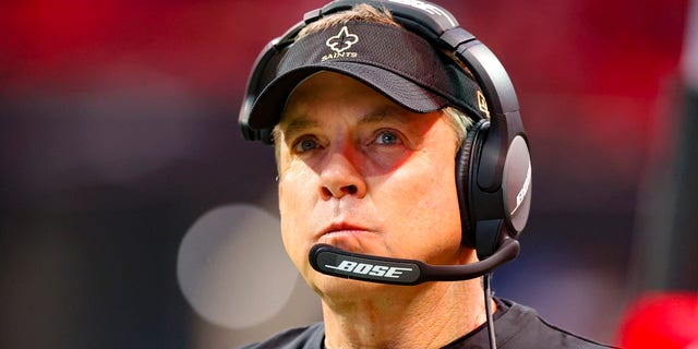 O técnico Sean Payton do New Orleans Saints antes do jogo contra o Atlanta Falcons no Mercedes-Benz Stadium em 1º de janeiro.  9, 2022 em Atlanta, Geórgia. 