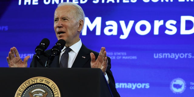 CNN political analyst Margaret Talev said Sunday that chatter among Democrats about President Joe Biden not running in 2024 "weakens" the president's ability to govern. 