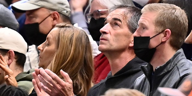 NBA Hall of Famer John Stockton looks on during the Lewis-Clark State Warriors at Gonzaga Bulldogs men’s basketball game in the first half at McCarthey Athletic Center in Spokane, 洗う.