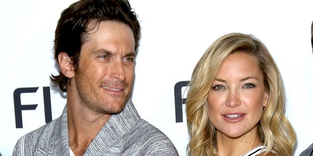 Oliver Hudson and Kate Hudson now co-host a podcast called "Sibling Revelry."