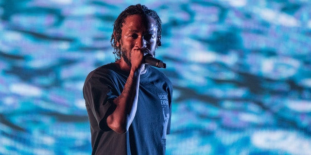 Kendrick Lamar performs on stage on day 1 of Sziget Festival 2018 8 월 8, 2018 in Budapest, Hungary.