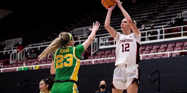 Lexie Hull, No. 2 Stanford hold off Oregon | Fox News