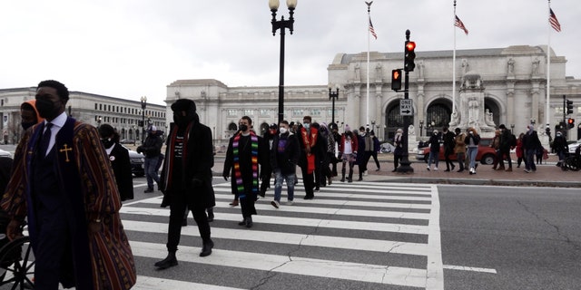 Hunger strikers march from Union Station to the U.S. Capitolio