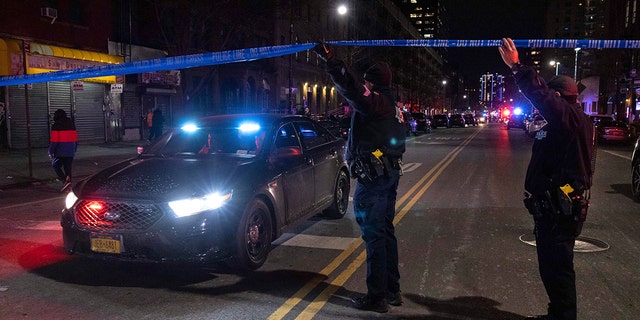 2 New York City Cops Shot, 1 Killed, In Deadly Exchange With Suspect ...