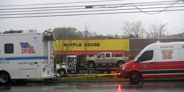 The truck of Travis Reinking is loaded on a trailer ready to be towed from the scene of a fatal shooting at a Waffle House restaurant near Nashville, Tennessee, April 22, 2018. (Reuters)