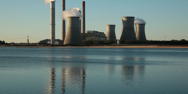 The Robert W Scherer power plant, a coal-fired power plant operated by Georgia Power, a subsidiary of Southern Company in Juliet, Georgia, USA. Taken on April 1, 2017. REUTERS / ChrisAluka Berry