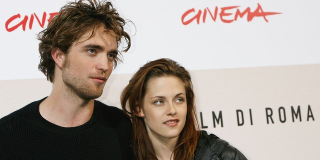 The director of Twilight revealed the two leads kissed in their screen test.