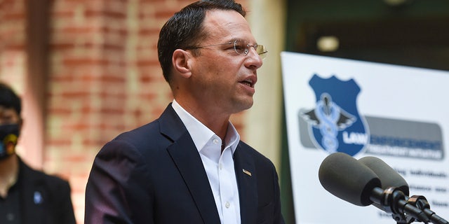 LÊER: Pennsylvania Attorney General Josh Shapiro speiaks during the press conference. (Photo by Ben Hasty/MediaNews Group/Reading Eagle via Getty Images)
