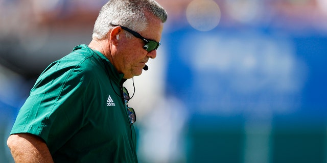 Hawaii head coach Todd Graham during a game between the Hawaii Rainbow Warriors and UCLA Bruins Aug. 28, 2021, at The Rose Bowl in Pasadena, Calif.