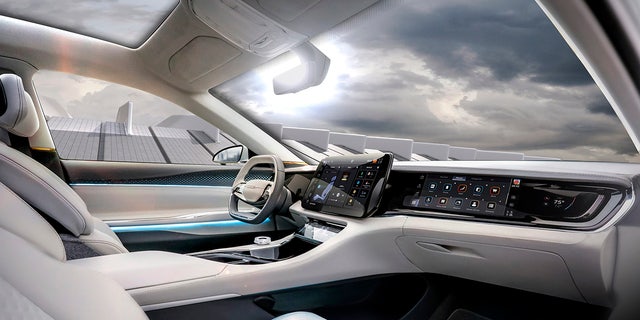 Chrysler Airflow Concept cabin has digital displays for the front and rear passengers.