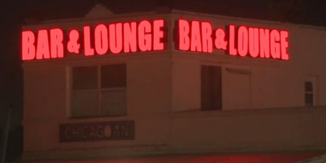 Die skietery het omstreeks middernag by die Chicagoan Bar op die 10700 blok van NW 7de Straat in Miami, the Miami-Dade Police Department said.