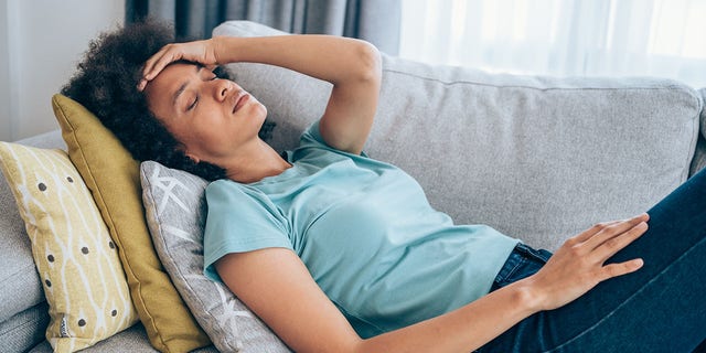 Algunos de los síntomas más comunes de la babesiosis son similares a los de un resfriado y la gripe, lo que puede significar que muchos casos no se diagnostican. 