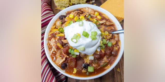 Healthy Chicken Chili by Cara Lanz, Midwestern HomeLife (Midwesternhomelife.com)