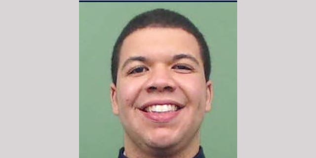 NYPD Officer Jason Rivera, 22, 这次作为主角.  (纽约警察局)