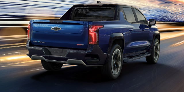 La Silverado RST First Edition tiene una 664 El camión de tamaño completo se construirá en la misma plataforma que el.