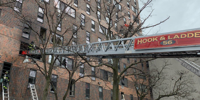 Un incendio en el Bronx deja decenas de heridos.