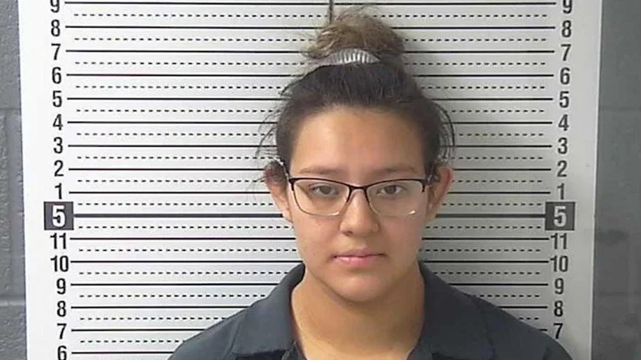 알렉시스 아빌라, 18, was arraigned Jan. 12 at Lea County District Court in Lovington, 뉴 멕시코, after allegedly abandoning her newborn baby in a dumpster.