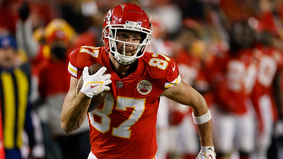 Chiefs executive defends 'unicorn' Travis Kelce's contract extension: 'He's shown no signs of slowing down'