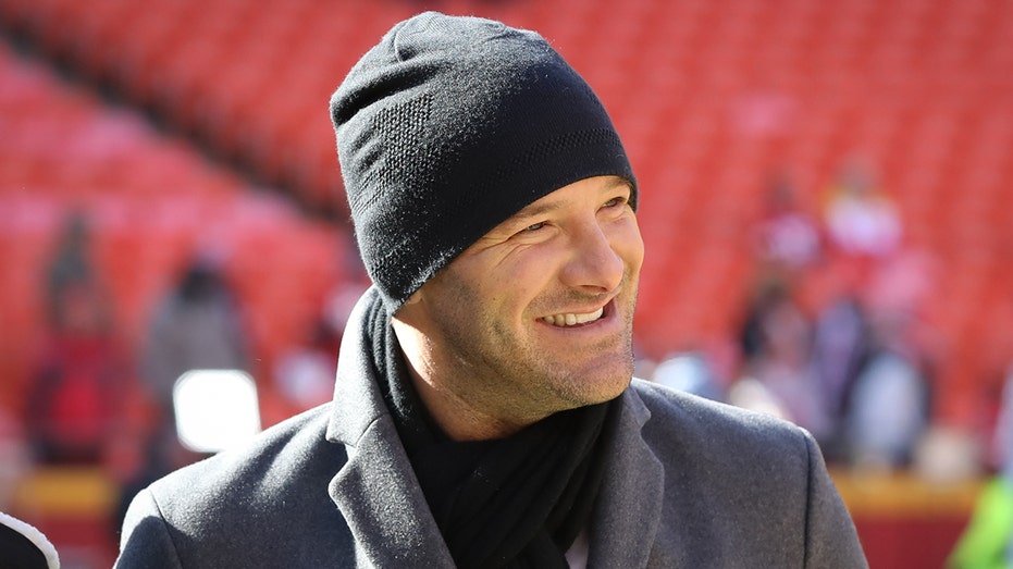 Tony Romo responds to broadcast criticism ahead of Super Bowl telecast: 'It's just a normal arc of a career'
