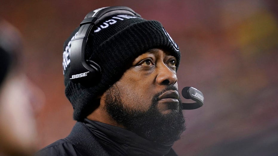 Steelers’ Mike Tomlin: ‘all options’ on the table at QB in 2022