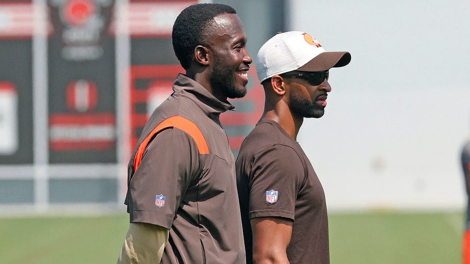 Vikings hire Browns' Kwesi Adofo-Mensah as GM