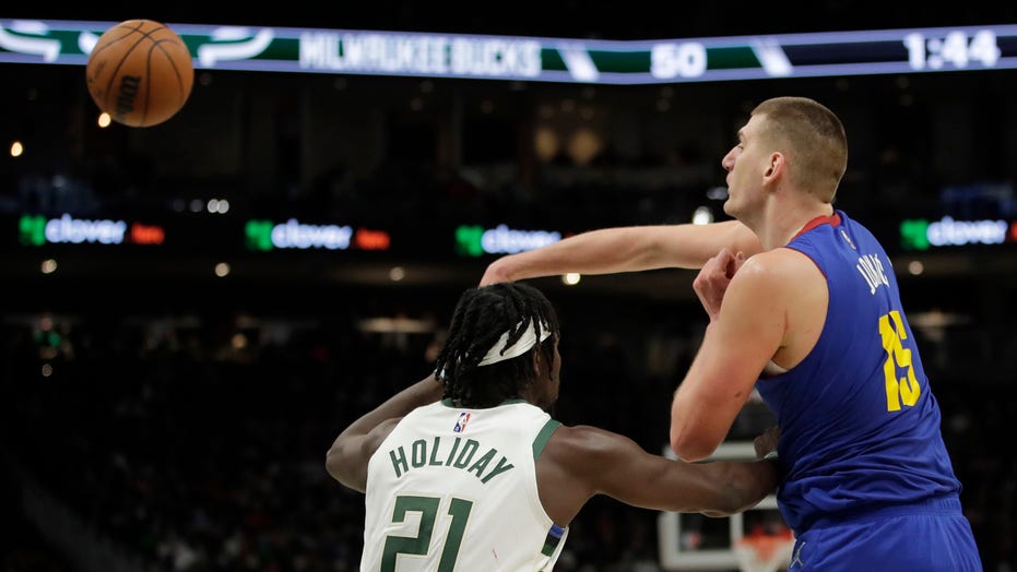 Nikola Jokic, Nuggets rout defending champ Bucks 136-100 | Fox News