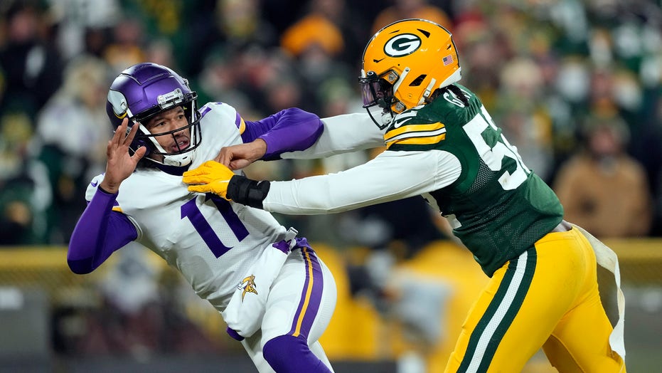 Vikings’ Mike Zimmer not interested in seeing Kellen Mond play after loss to Packers