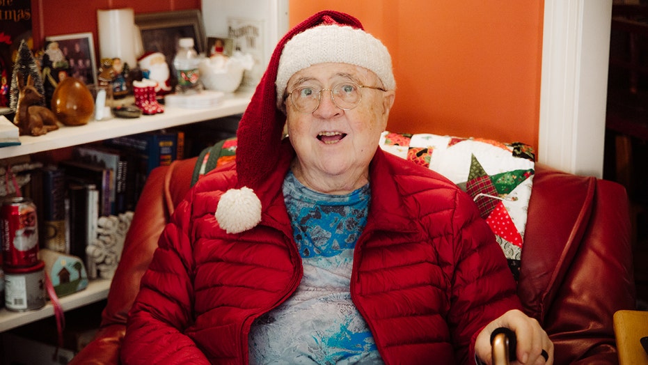 Kentucky man who plays Santa Claus loses beard amid terminal cancer fight: ‘In good spirits’