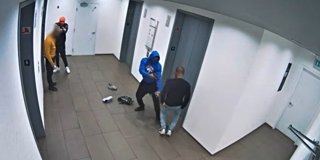 LA follow-home robbery: FBI offers $10K reward for suspects who allegedly held multiple victims at gunpoint - Vimarsana News