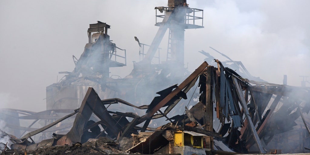 Fire at fertilizer plant in NC suppressed, but explosion risk remains - Vimarsana News