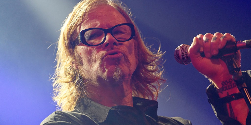 Mark Lanegan, frontman for Screaming Trees and Queens of the Stone Age, dead at 57 - Vimarsana News