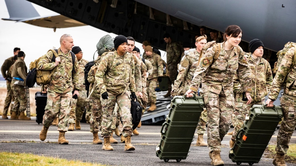 US troops arrive in Poland to ‘Deter & Defeat Russian aggression’