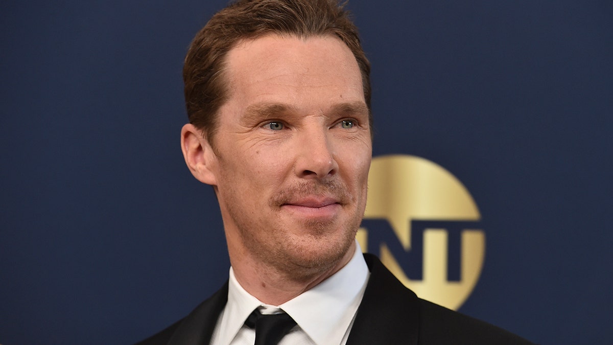 Benedict Cumberbatch arrives at the 28th annual Screen Actors Guild Awards at the Barker Hangar on Sunday, Feb. 27, 2022,