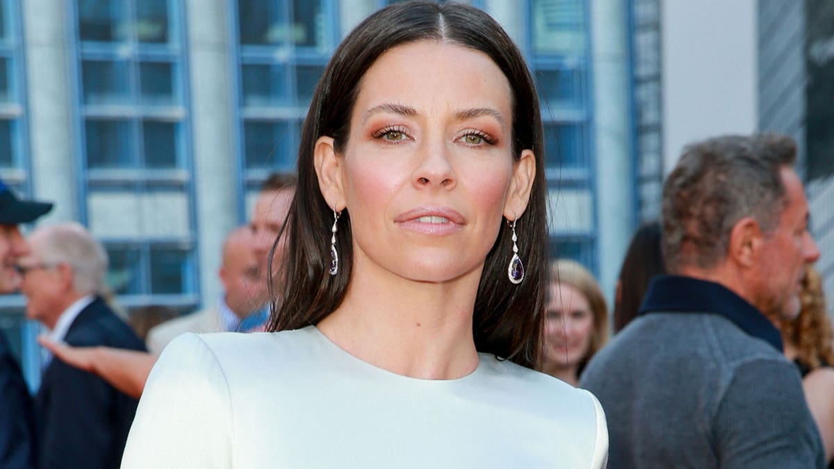 Evangeline Lilly urged Justin Trudeau to sit down and speak with Canadian truckers who have been protesting COVID-19 restrictions