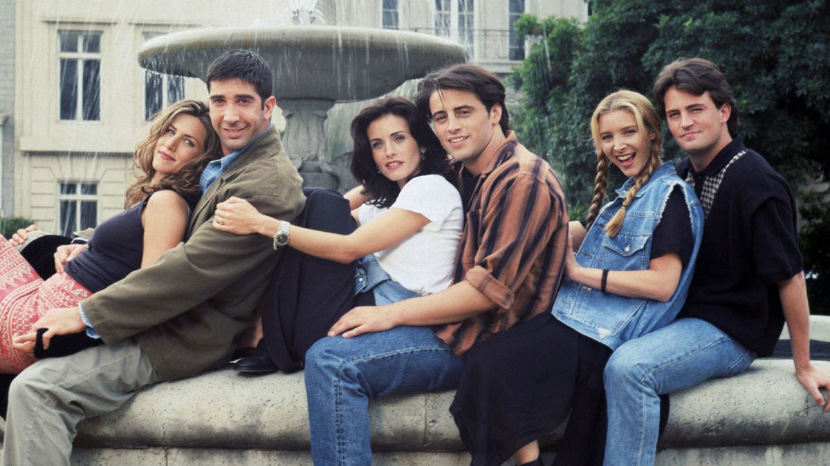 Cast of Friends poses