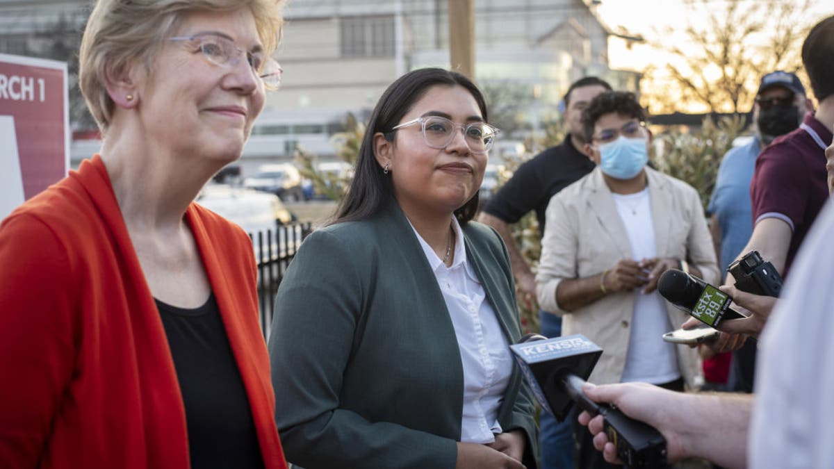 Jessica Cisneros, right, and Senator Elizabeth Warren, a Democrat from Massachusetts.