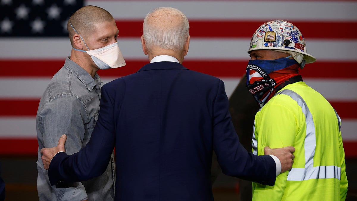 Biden with union workers