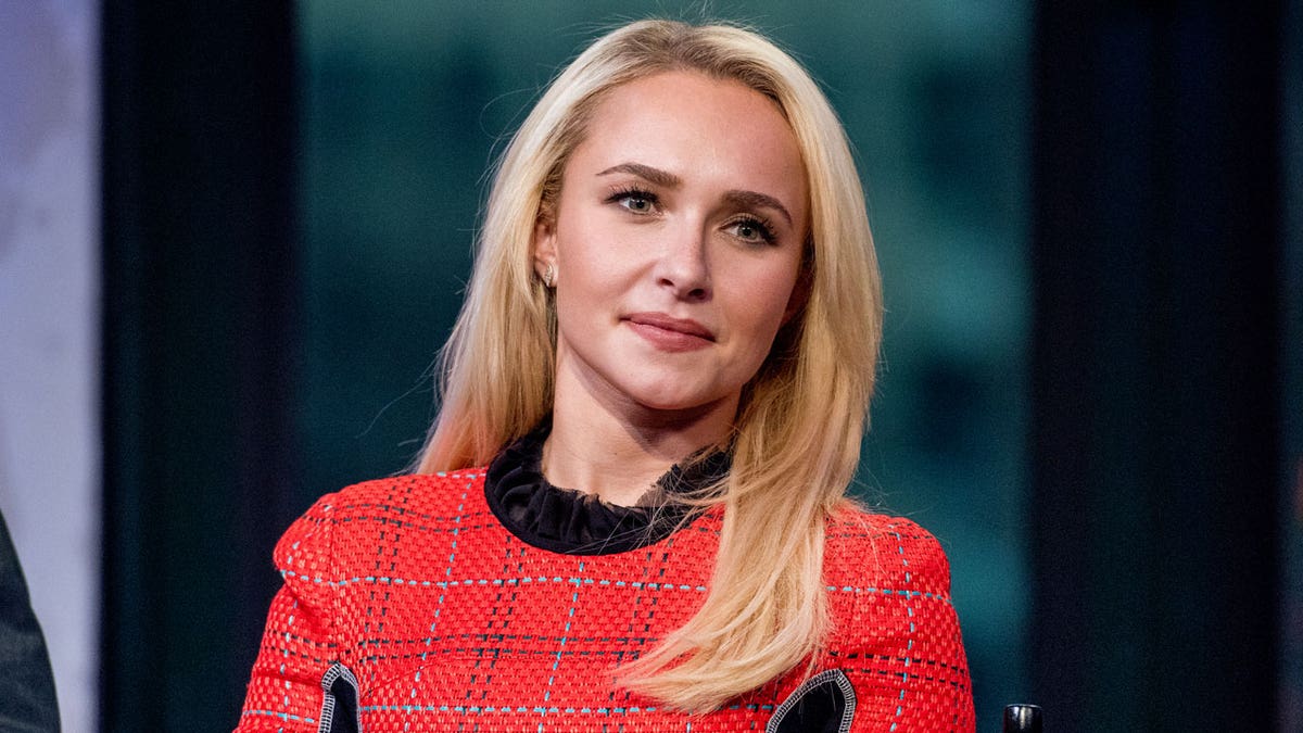 Hayden Panettiere discussing her show at a panel