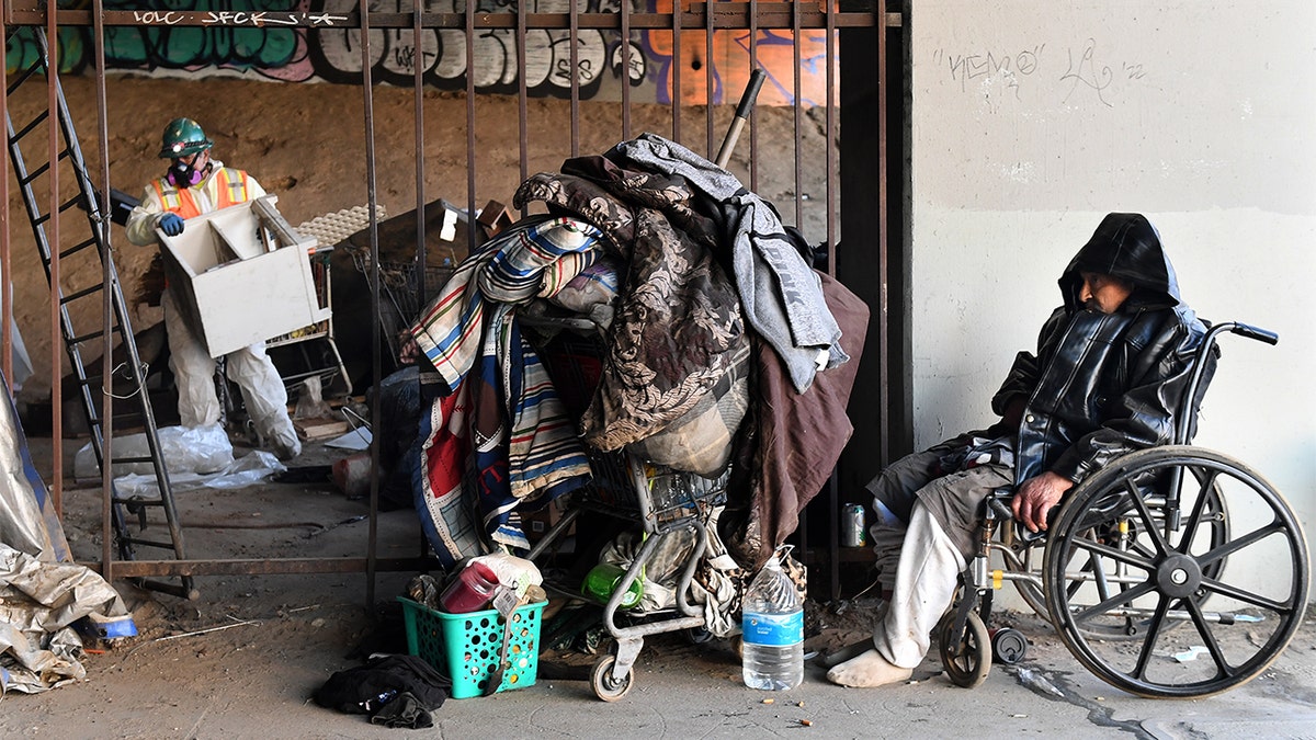 homeless man super bowl