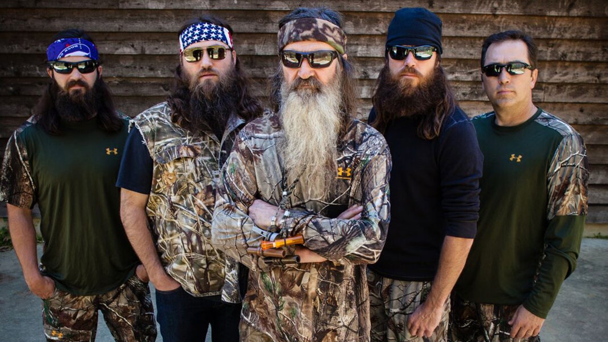 Duck Dynasty stars shift from hunting ducks to hunting treasure