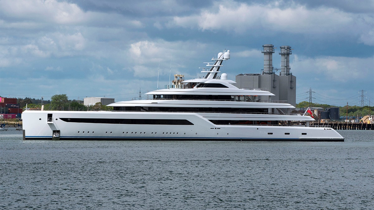 yachts oligarchs