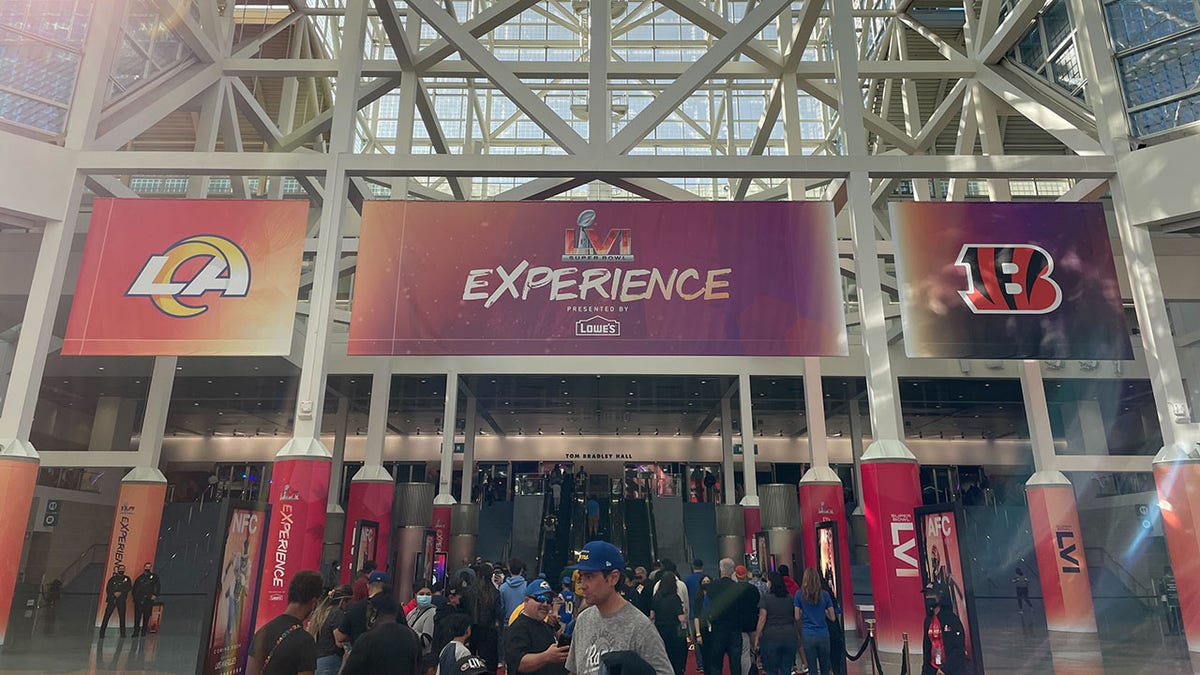 Super Bowl Experience offers fans a chance to live out their