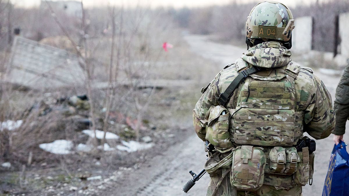 Ukraine-soldier-donbas-russia